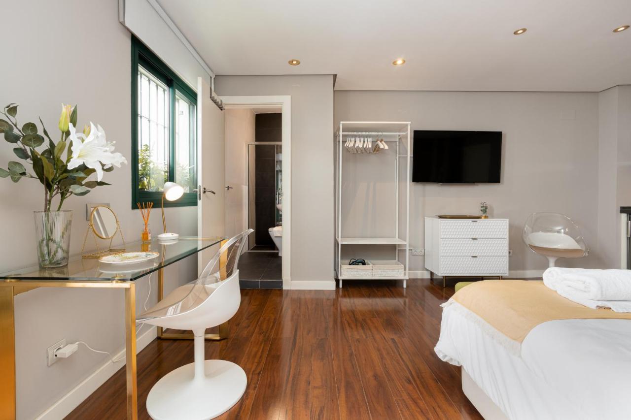 Apartament C30 Deluxe Studio With Terrace Into Cathedral Square Malaga Zewnętrze zdjęcie
